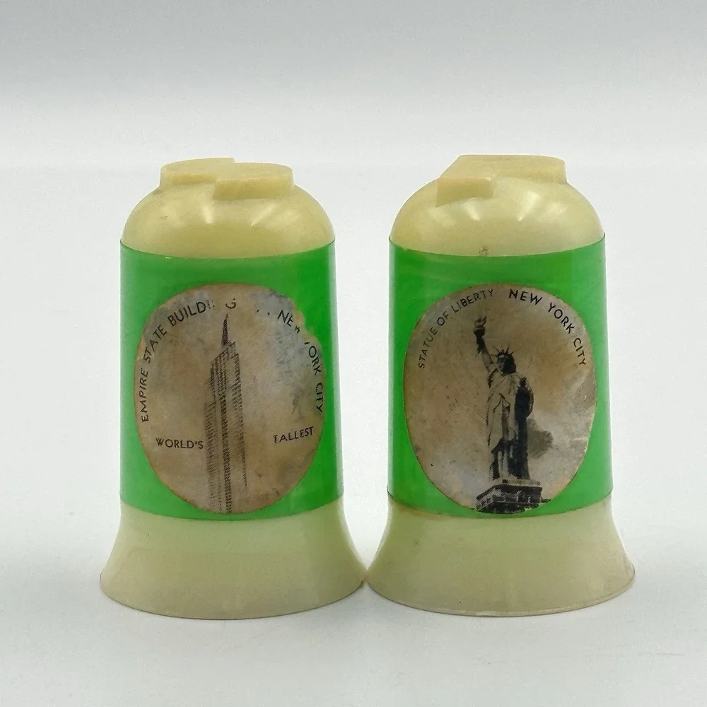 Vintage Retro Salt and Pepper Shakers Green &‎ White MCM Plastic NYC Souvenir